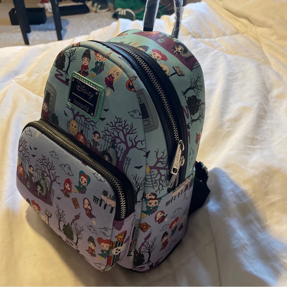 NWT Disney Loungefly Hocus Pocus backpack - Picture 2 of 4